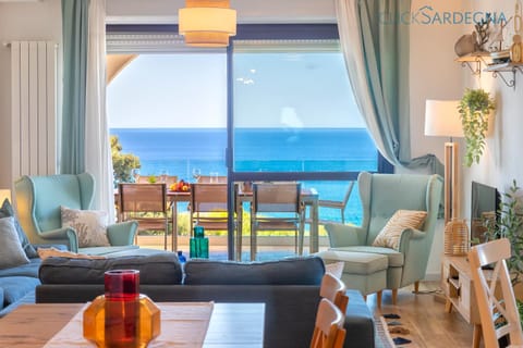 Natural landscape, Living room, Seating area, Dining area, Sea view