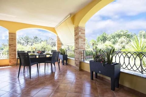Alghero Villa Mistral per 7 persone Terrazza BBQ AC WiFi Villa in Sardinia