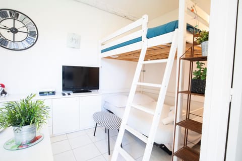 bunk bed