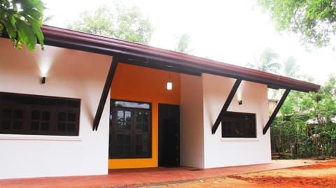 Facade/entrance, Garden