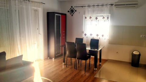 Apartman Kolan Apartment in Novalja