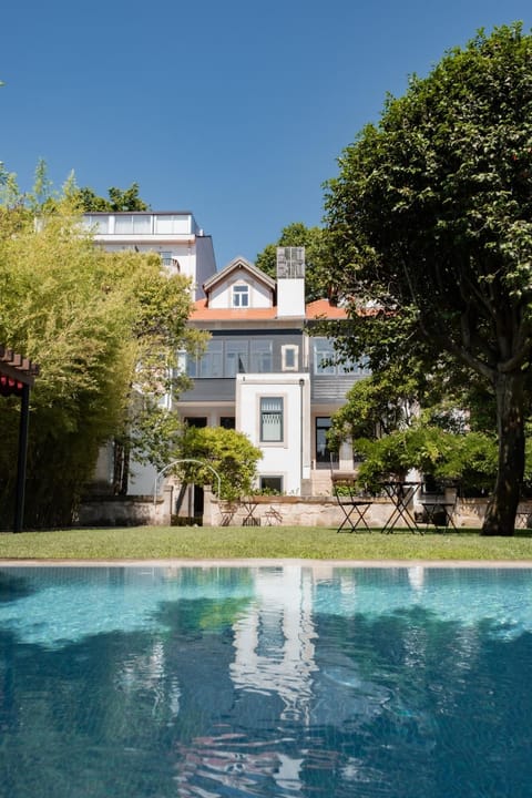Property building, Garden, Balcony/Terrace, Pool view, Swimming pool