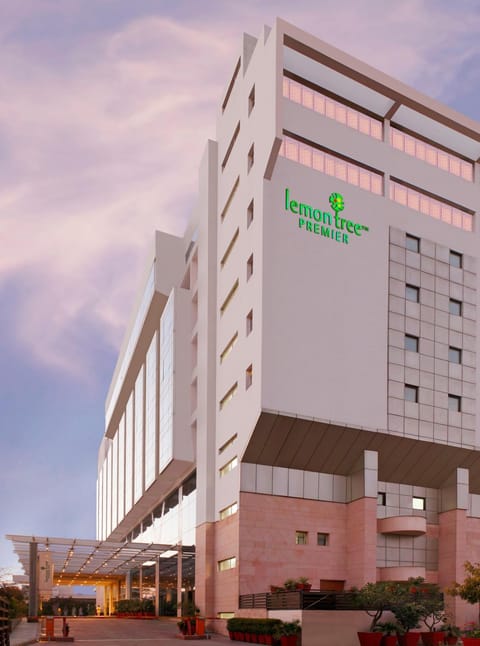 Property building, Facade/entrance, Facade/entrance