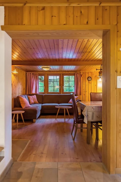 Charming Little Chalet for 6 People & Free Ski Lockers Chalet in Grindelwald