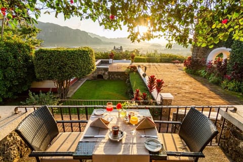 Restaurant/places to eat, Garden view, Landmark view, Mountain view