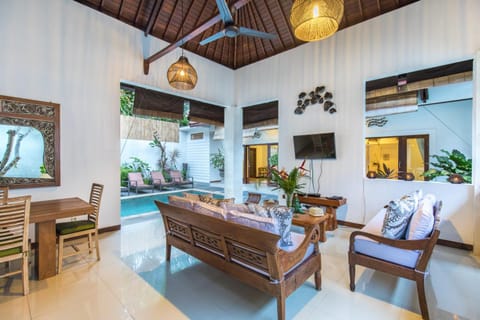 TV and multimedia, Living room, Seating area, Pool view, Swimming pool, Swimming pool