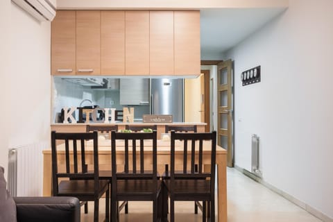 Kitchen or kitchenette, Seating area