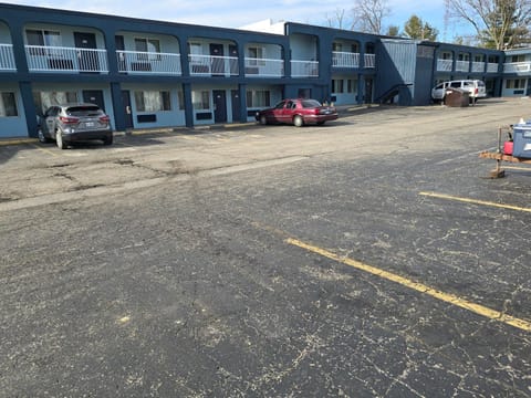 Richmond Inn and Suites Motel in Indiana