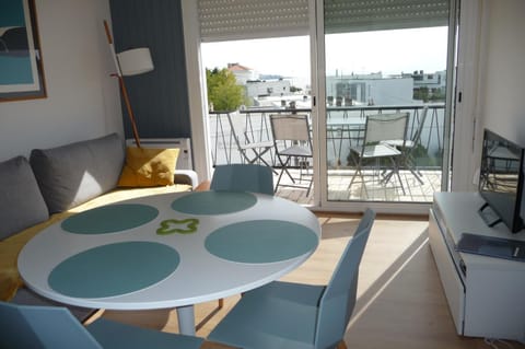 Balcony/Terrace, Decorative detail, City view, Sea view