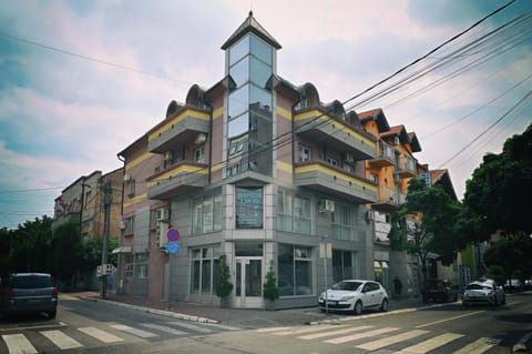 Property building, Property logo or sign, Neighbourhood, Street view