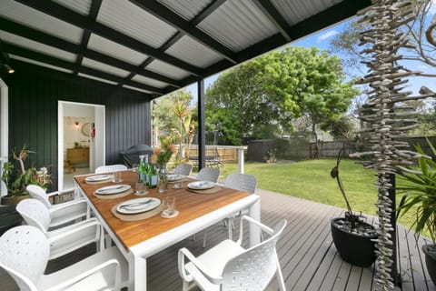 BBQ facilities, Balcony/Terrace, Garden view