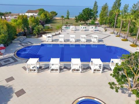 Pool view, Sea view