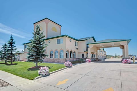Facade/entrance, On site