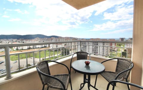 Patio, Day, Natural landscape, View (from property/room), Balcony/Terrace, Seating area, Mountain view, Sea view