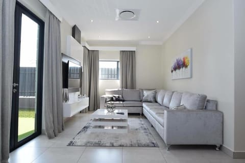 TV and multimedia, Living room, Seating area, air conditioner