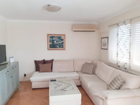 Spacious 80m2 Apartment in the Center Apartment in Federation of Bosnia and Herzegovina
