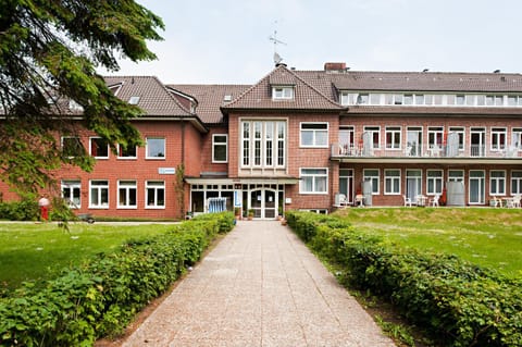 Facade/entrance, Garden, Balcony/Terrace