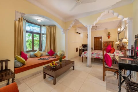 Day, Photo of the whole room