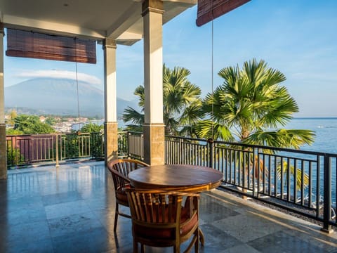 Nearby landmark, Balcony/Terrace, Sea view