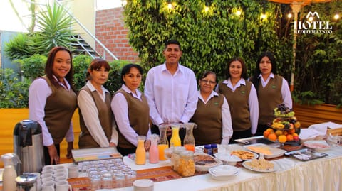 Staff, Food and drinks, Buffet breakfast