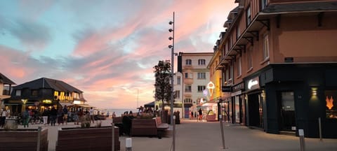 Street view, Sunset