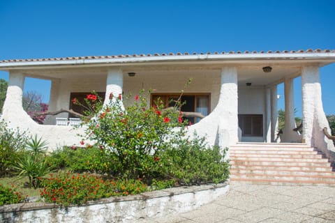 Property building, Patio, Facade/entrance