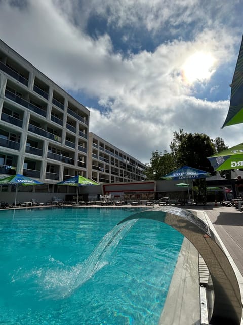 Pool view, Swimming pool
