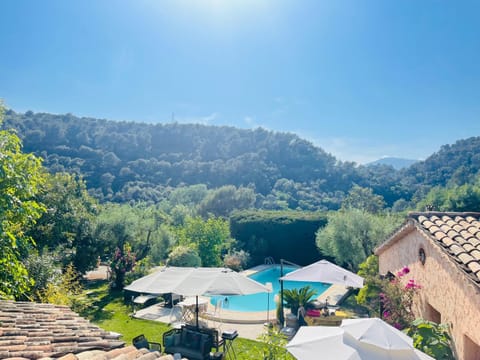 Mountain view, Pool view