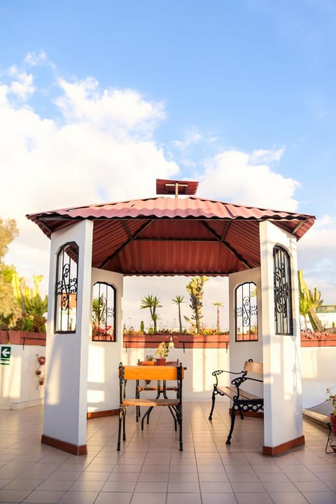 Patio, Day, Balcony/Terrace, Dining area