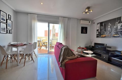 Living room, Lounge or bar, Seating area, Dining area