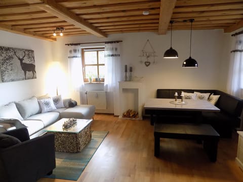 Living room, Photo of the whole room
