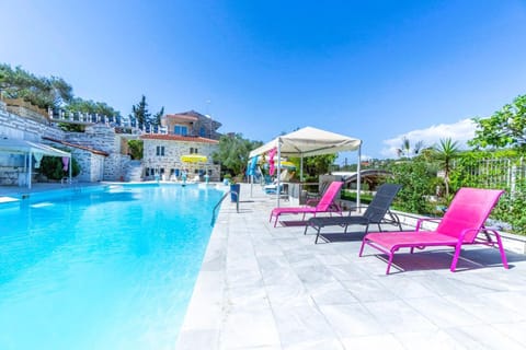 Natural landscape, View (from property/room), Pool view, Swimming pool, Swimming pool, sunbed