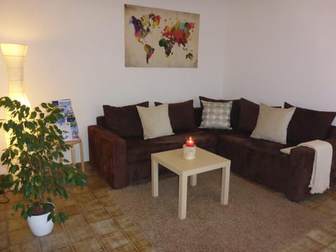 Living room, Photo of the whole room