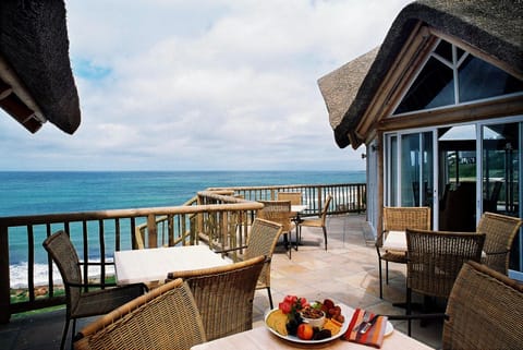 Facade/entrance, Balcony/Terrace, Sea view