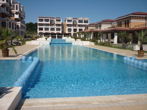 Day, Swimming pool, Swimming pool