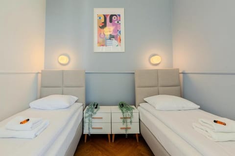 Classic apartments Pilsudskiego street Apartment in Krakow