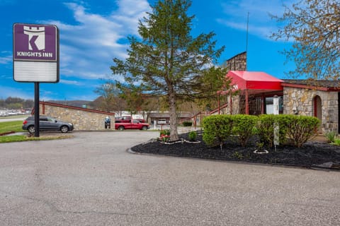 Property building, Neighbourhood, Parking