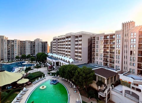 Property building, Swimming pool