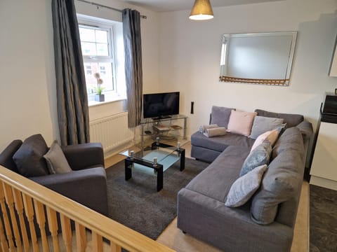 Hereford - Robin Coach House - Located On City Outskirts In North Hereford - Modern 2 Bedroom Property With Parking - Suitable For Small Family, Couple Or Contractors - Hosted by RENTMYHOUSE Apartment in Hereford