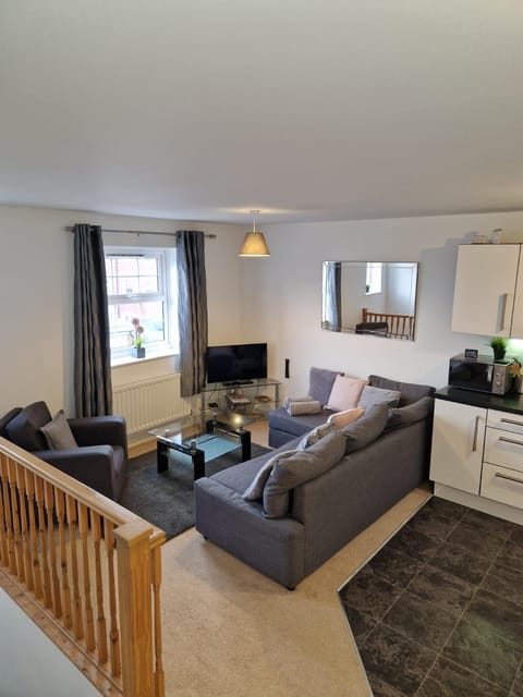 Hereford - Robin Coach House - Located On City Outskirts In North Hereford - Modern 2 Bedroom Property With Parking - Suitable For Small Family, Couple Or Contractors - Hosted by RENTMYHOUSE Apartment in Hereford