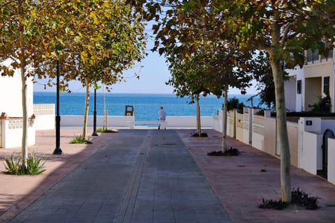 Nearby landmark, Day, Neighbourhood, Natural landscape, Beach, Sea view, Area and facilities, Quiet street view
