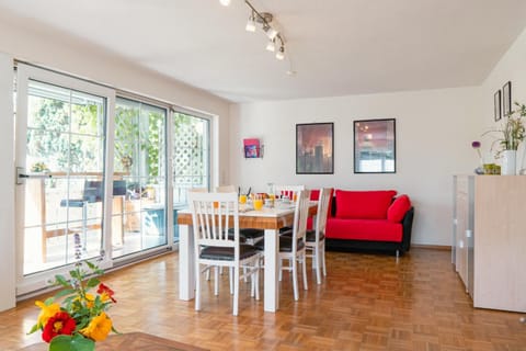 Living room, Seating area, Dining area