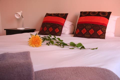 Bed, Other, Decorative detail