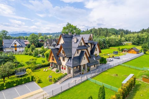 Property building, Spring, Day, Neighbourhood, Natural landscape, Bird's eye view, Garden, View (from property/room), View (from property/room), Other, Other, Other, City view, Garden view, Mountain view, Street view, Location, Parking