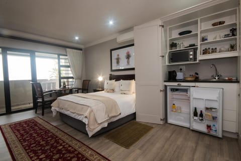 Coffee/tea facilities, Kitchen or kitchenette