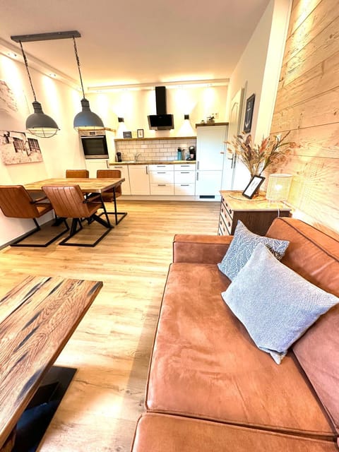 Kitchen or kitchenette, Living room, Seating area, Dining area, pet friendly, stove