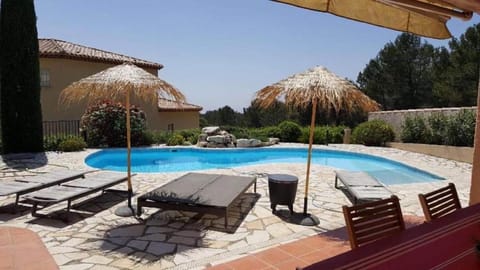 Au Petit Paradis House in Carnoux-en-Provence