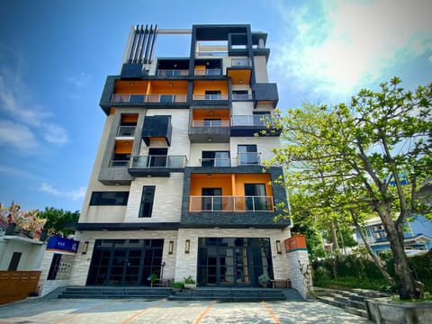Property building, City view, Street view, Location, Parking
