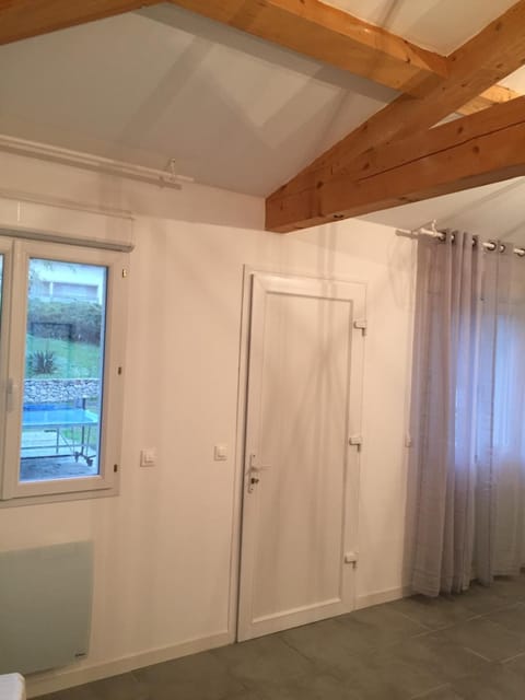 Studio Indépendant - Quartier Résidentiel House in Marseille