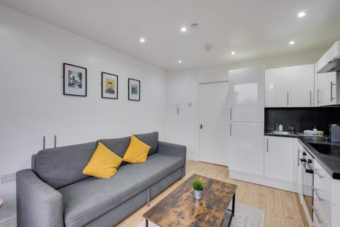 Relax in a modern Cardiff home by the City Centre & Bute Park Apartment in Cardiff